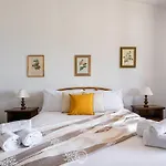 Villa Seaside Gem *