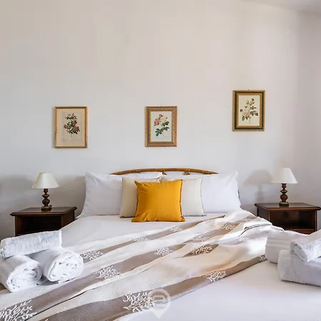 Villa Seaside Gem *